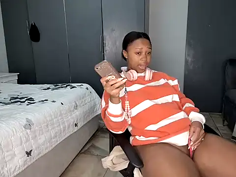 Pearl 00 online show from 02/23/26, 11:38