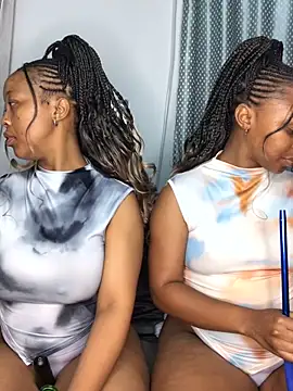 Pearl 00 online show from 09/25/25, 09:43