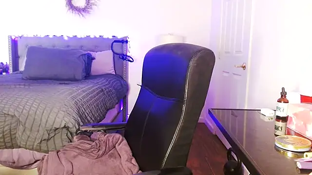 AlyssiaAmoreXO online show from 04/07/26, 01:35