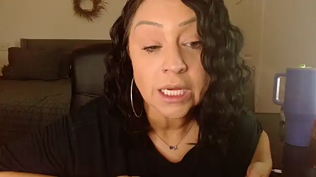 AlyssiaAmoreXO online show from 11/04/25, 06:33