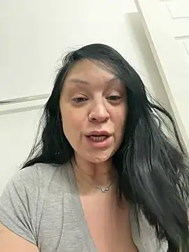 AlyssiaAmoreXO online show from 06/24/26, 05:33
