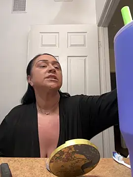 Snapshot of AlyssiaAmoreXO chatting on 10/10/25, 11:16 AlyssiaAmoreXO online show from 10/10/25, 11:16