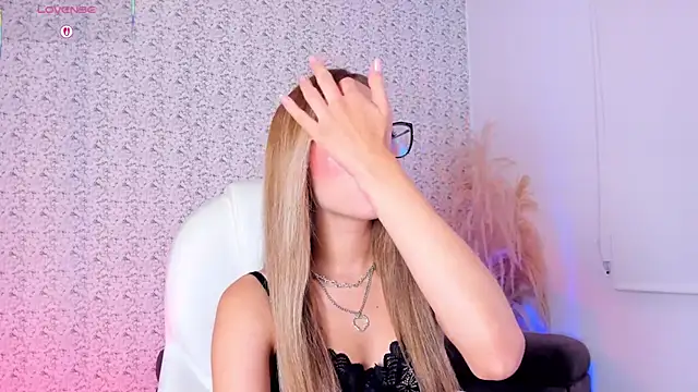 Sarajonnes online show from 11/22/25, 04:28