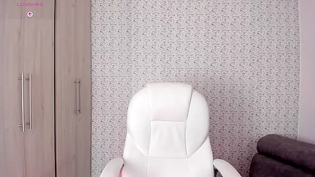 Sarajonnes online show from 10/25/25, 01:01