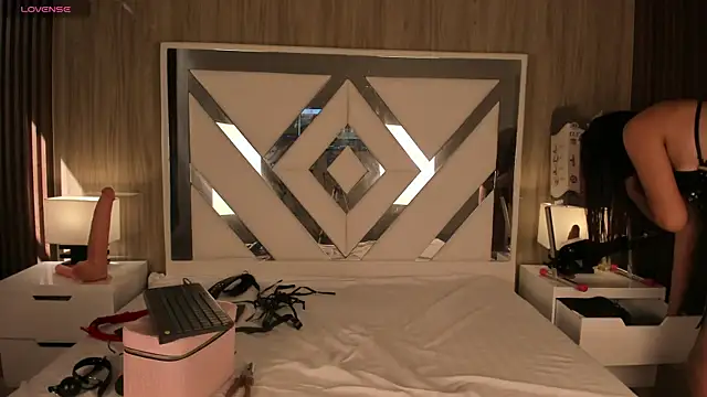 ValentinaThomas online show from 09/25/25, 07:20