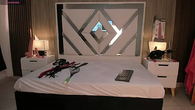 ValentinaThomas online show from 09/21/25, 07:19