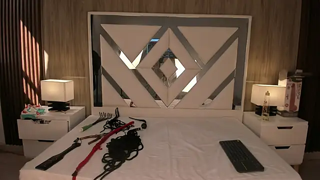 ValentinaThomas online show from 10/05/25, 07:26