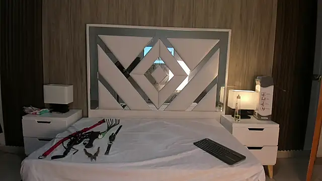 ValentinaThomas online show from 10/11/25, 08:54