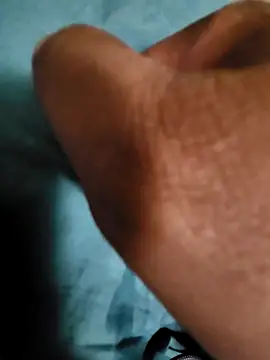 Snapshot of xxxlhung4uxxx chatting on 09/13/25, 04:23 xxxlhung4uxxx online show from 09/13/25, 04:23