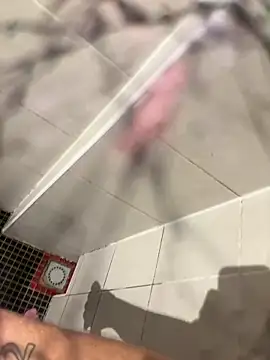 lescro95  online show from 12/05/25, 04:16