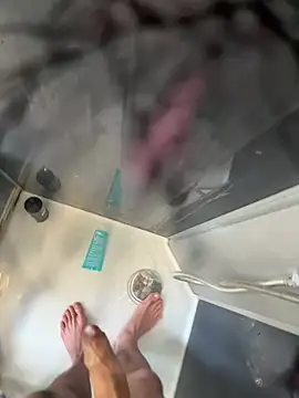 Snapshot of lescro95_ chatting on 04/15/26, 08:31 lescro95 online show from 04/15/26, 08:31