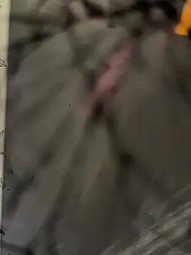 Snapshot of lescro95_ chatting on 03/17/26, 03:59 lescro95 online show from 03/17/26, 03:59