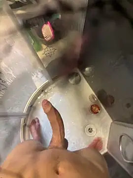 Snapshot of lescro95_ chatting on 10/06/25, 02:29 lescro95  online show from 10/06/25, 02:29