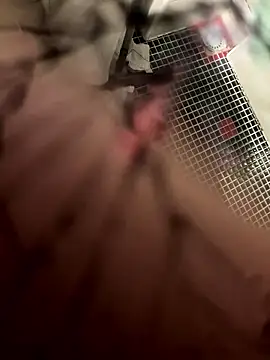 Snapshot of lescro95_ chatting on 01/16/26, 04:11 lescro95 online show from 01/16/26, 04:11