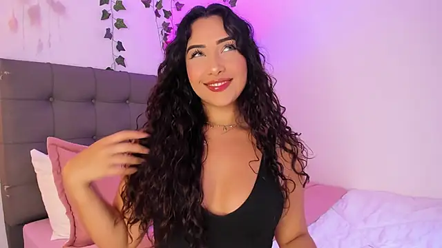 Snapshot of charlotte_james0 chatting on 02/23/25, 10:31 charlotte james0 online show from 02/23/25, 10:31