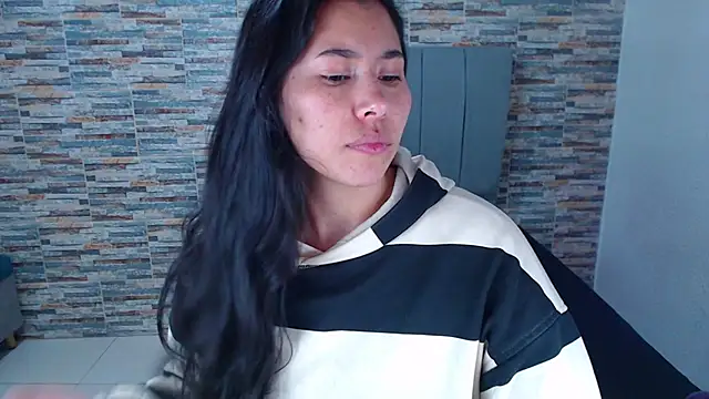 Snapshot of _joy_yva chatting on 10/08/25, 12:01 joy yva online show from 10/08/25, 12:01