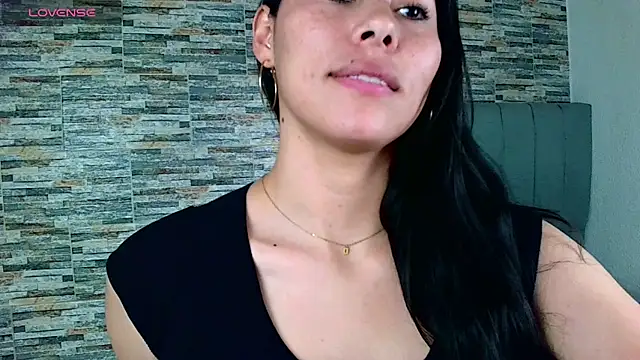 Snapshot of _joy_yva chatting on 01/30/25, 04:45 joy yva online show from 01/30/25, 04:45