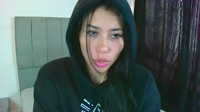 Snapshot of _joy_yva chatting on 12/01/24, 07:41 joy yva online show from 12/01/24, 07:41