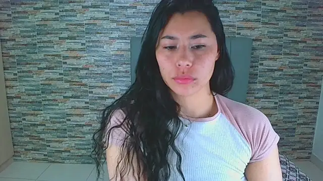 Snapshot of _joy_yva chatting on 09/19/25, 01:37 joy yva online show from 09/19/25, 01:37