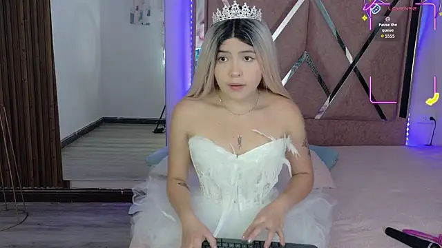 Snapshot of Eimyaniston_cute chatting on 10/31/25, 11:51 Eimyaniston cute online show from 10/31/25, 11:51