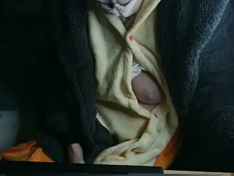 Snapshot of VeneRed chatting on 04/08/26, 08:43 VeneRed online show from 04/08/26, 08:43