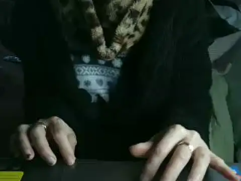 Snapshot of VeneRed chatting on 02/24/26, 11:00 VeneRed online show from 02/24/26, 11:00