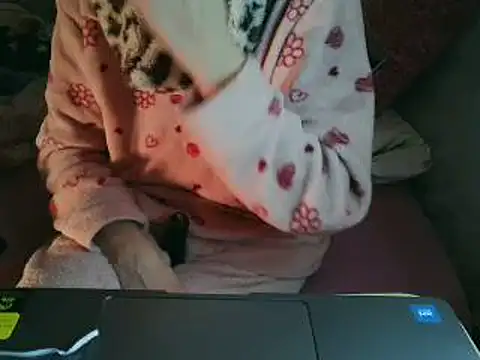 Snapshot of VeneRed chatting on 01/19/26, 07:12 VeneRed online show from 01/19/26, 07:12