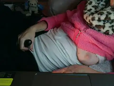 Snapshot of VeneRed chatting on 02/25/26, 11:15 VeneRed online show from 02/25/26, 11:15