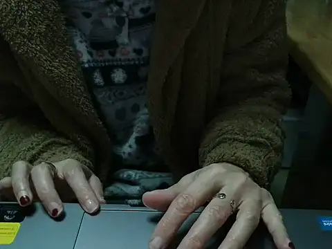 Snapshot of VeneRed chatting on 02/10/26, 04:39 VeneRed online show from 02/10/26, 04:39