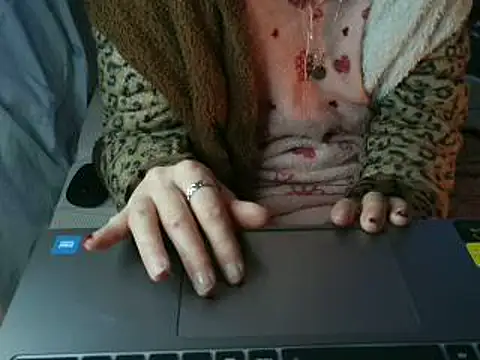 Snapshot of VeneRed chatting on 02/15/26, 07:51 VeneRed online show from 02/15/26, 07:51