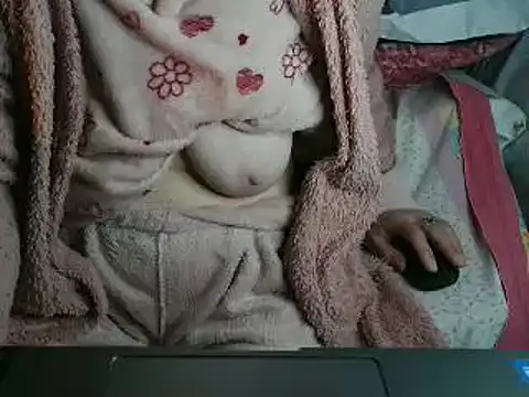 Snapshot of VeneRed chatting on 03/23/26, 08:19 VeneRed online show from 03/23/26, 08:19