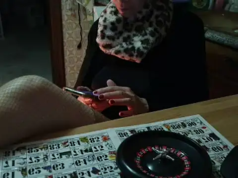 VeneRed online show from 10/31/25, 04:31