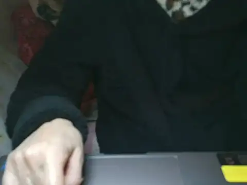 Snapshot of VeneRed chatting on 01/13/26, 09:19 VeneRed online show from 01/13/26, 09:19