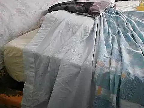 Snapshot of VeneRed chatting on 06/26/26, 02:23 VeneRed online show from 06/26/26, 02:23