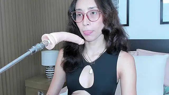 doll bella  online show from 11/13/25, 08:13