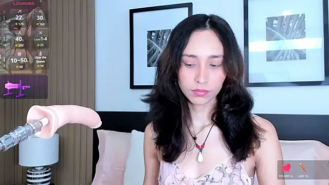 doll bella  online show from 11/05/25, 07:50