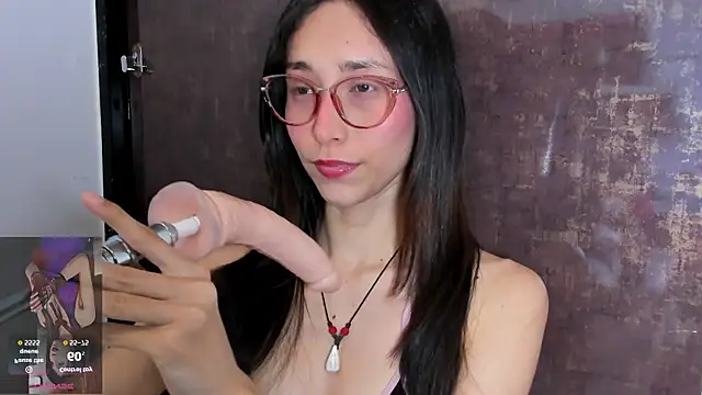 Snapshot of doll_bella_ chatting on 05/20/26, 07:44 doll bella online show from 05/20/26, 07:44