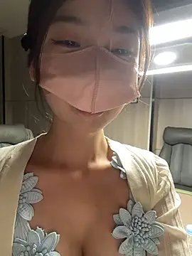 Snapshot of GouGou-111 chatting on 06/07/26, 12:43 GouGou-111 online show from 06/07/26, 12:43