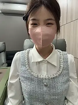 Snapshot of GouGou-111 chatting on 05/01/26, 12:43 GouGou-111 online show from 05/01/26, 12:43