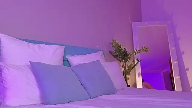 L1ittle kitty  online show from 03/15/26, 06:53