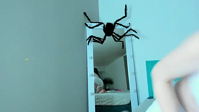 L1ittle kitty  online show from 11/08/25, 06:39