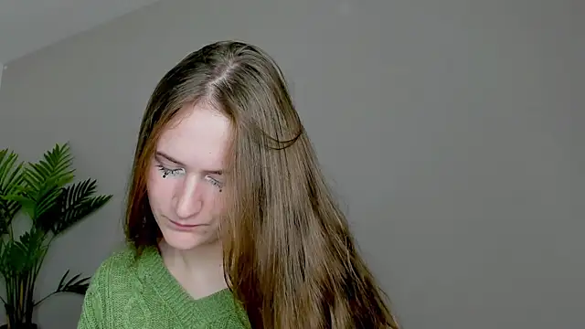 L1ittle kitty  online show from 11/27/25, 06:58