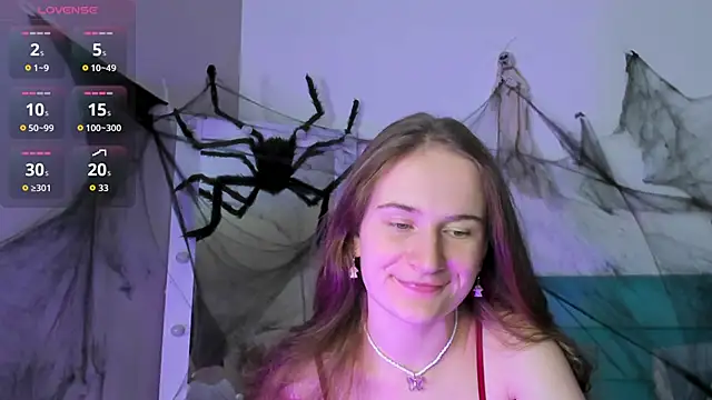 L1ittle kitty  online show from 10/28/25, 06:23