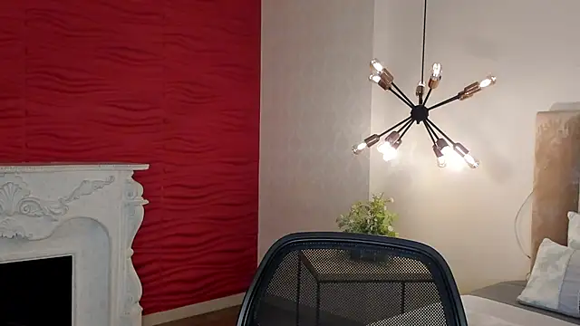 Alisha-Bond online show from 12/18/25, 07:07