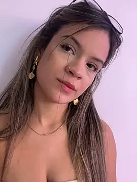 Snapshot of Alisha-Bond chatting on 02/19/25, 03:06 Alisha-Bond online show from 02/19/25, 03:06