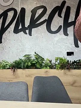 Alisha-Bond online show from 12/05/25, 09:34