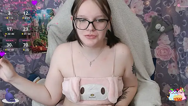 Snapshot of DivaMarisa chatting on 02/14/25, 05:30 DivaMarisa online show from 02/14/25, 05:30