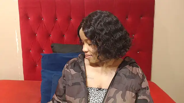 Snapshot of sexyboitypetite23 chatting on 09/21/25, 05:34 sexyboitypetite23 online show from 09/21/25, 05:34