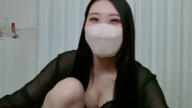 yuki room online show from 11/29/25, 11:10