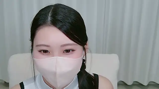 Snapshot of yuki_room chatting on 10/01/25, 01:04 yuki room online show from 10/01/25, 01:04